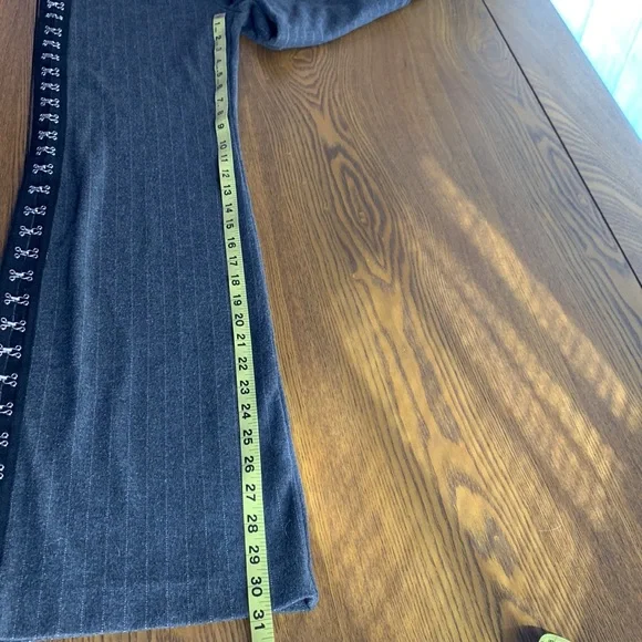 Zara flared grey striped pants with hook&eye embellishments,fun and tren… - Picture 6 of 8